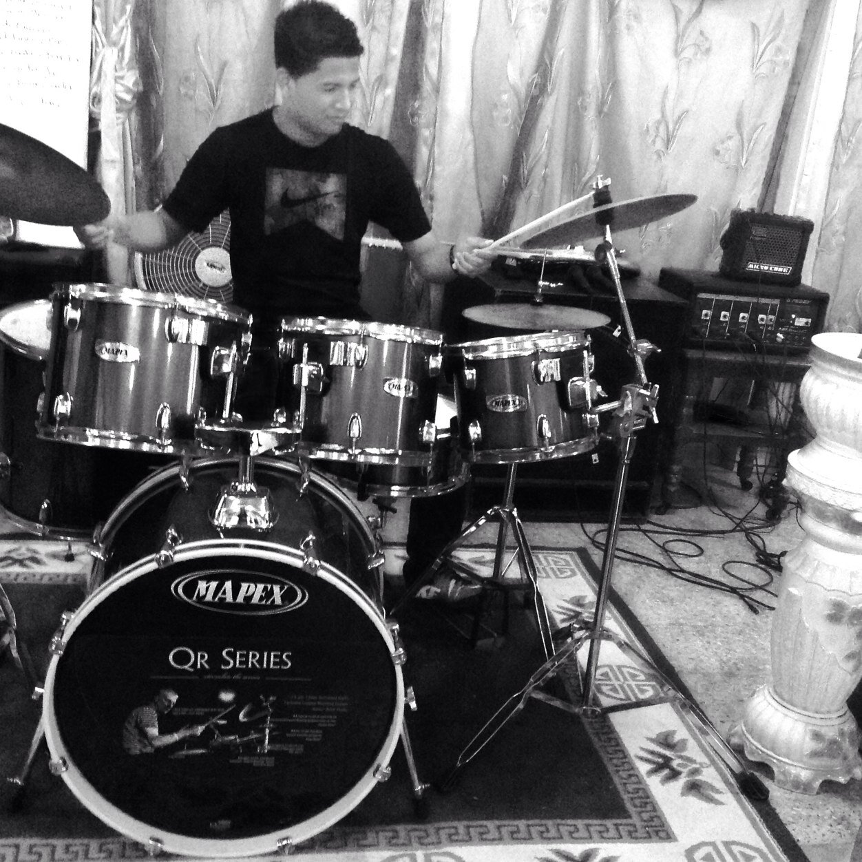 Emersson_CL's profile picture. #God #Music #Bass #Drums