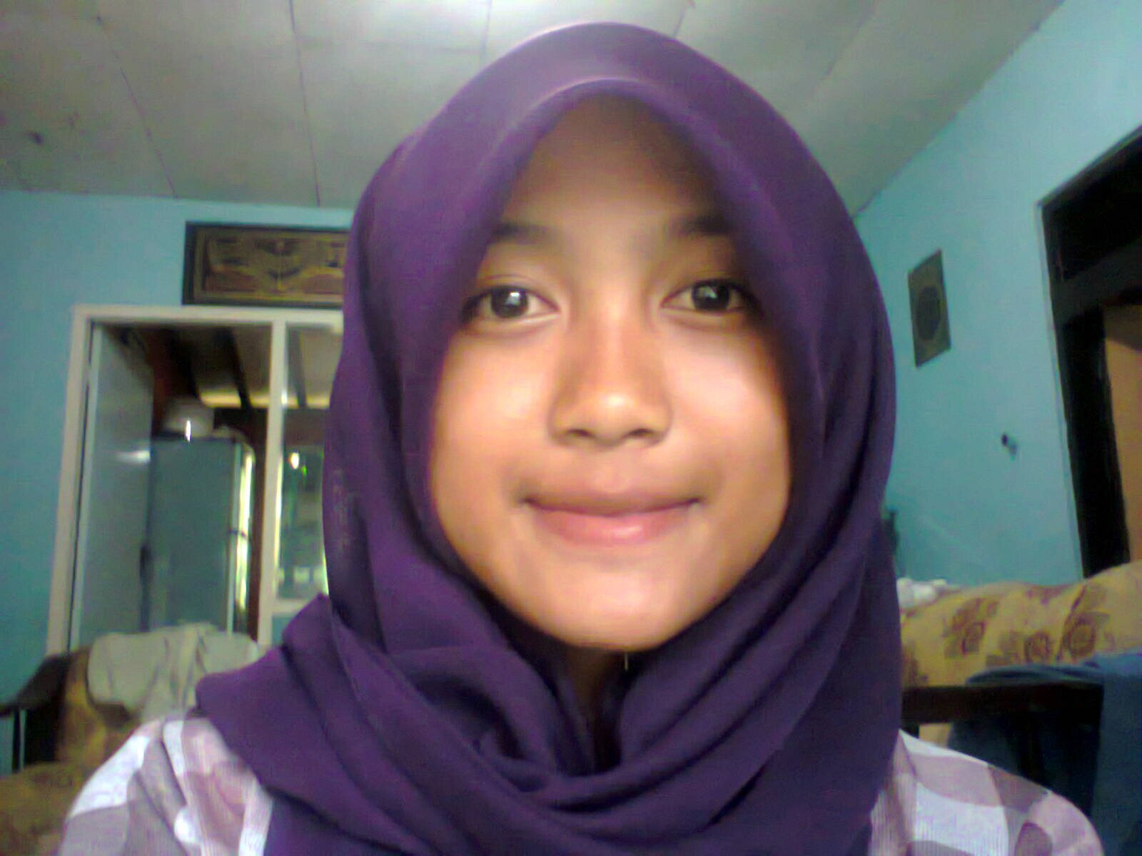 Ingett!!hidup tuh cmn skali, mkan'ny jgn nyia2in hidup kita buat hal yg gk pnting-..:)