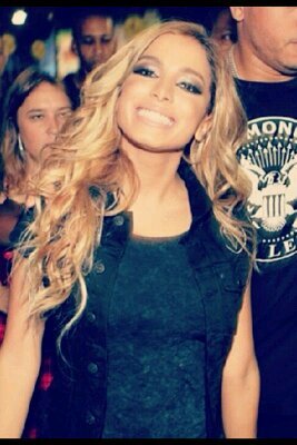 Anitta love you :')