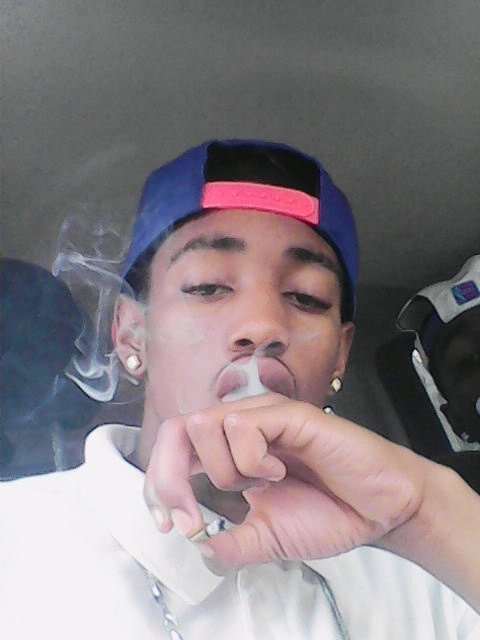 im real as niggs im 18 but my kik name is youngtaz18001 hmu