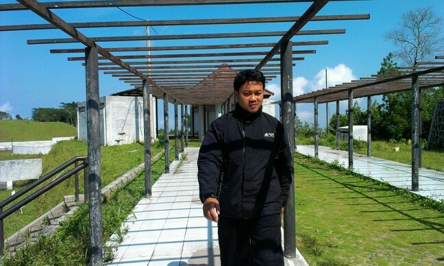 Sayangnya tdk ada Toko yg Jual sabar, krn sabar nggak bisa dibeli, namun sabar itu bisa dipelajari, org2 sabar itu belajar kendalikan diri