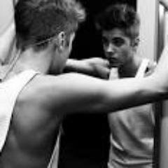 Habra Gente Afuera Esperando El peor Momento de tu vida Para Verte Caer Entonces Vuela!!! I HAVE BIEBER FEVER FOREVER 3 3