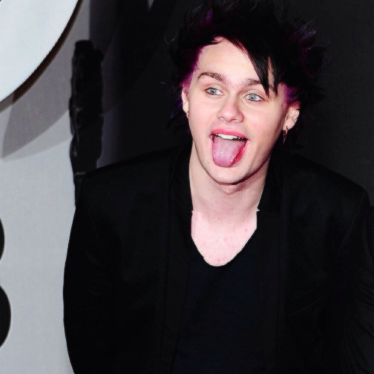 michael clifford ate me in the woumb  *