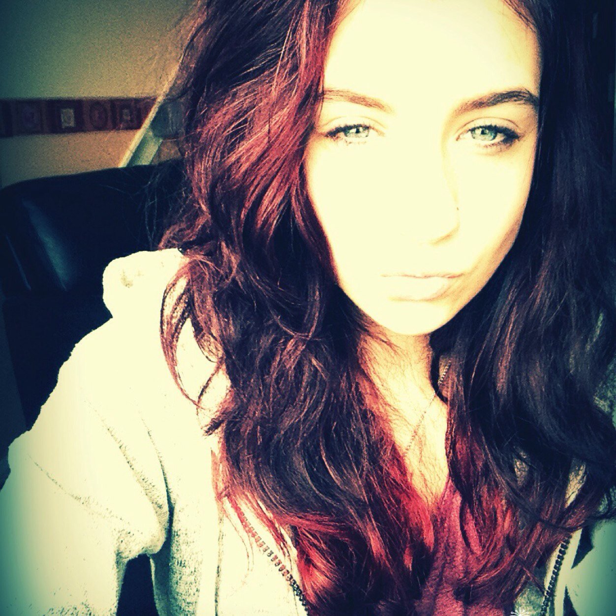 16, english, in a relationship, follow me and i might follow back