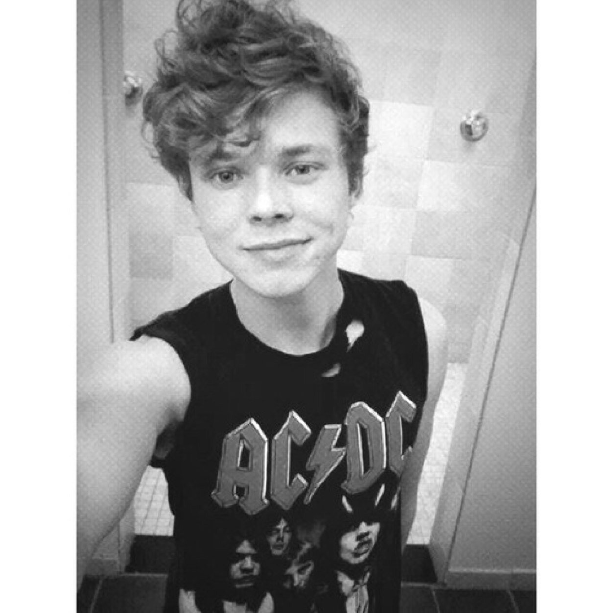 im in love with people ive never met and cities ive never been to.