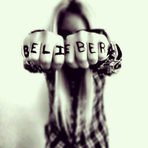 SOU BELIEBER , MAHOMIE , ARIANATOR , SMILER E SOU JELEHATER COM ORGULHO !!!
