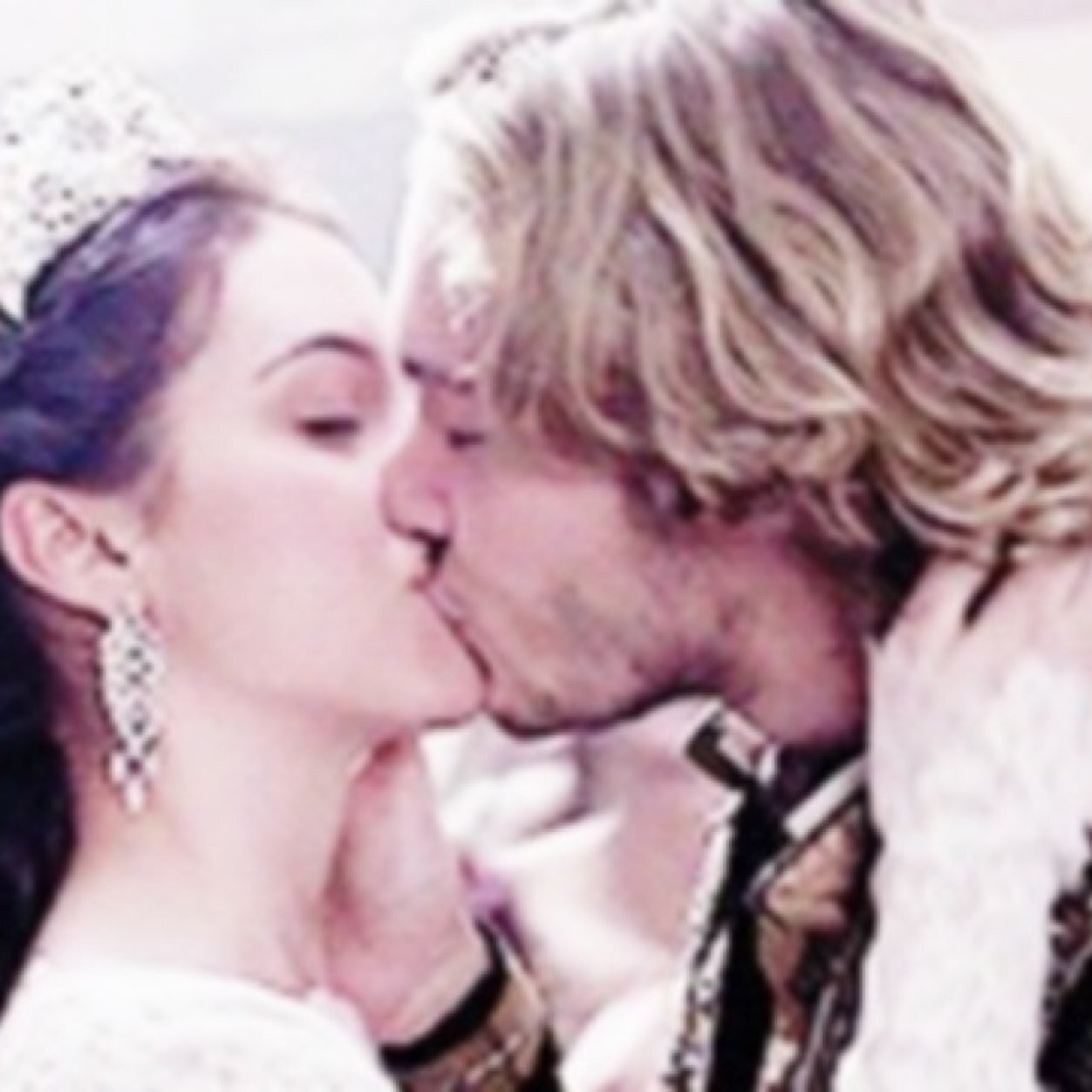 Reigndiary's profile picture. Francis and Mary. It's always been them.