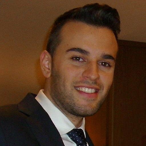 MoisesUbeda's profile picture. Desde España 🇪🇸 para el mundo 🌍.
🎓Ldo. en Publicidad y RRPP. 🎓Tco. Estilismo y Dirección de Peluquería.
✂️Hairdresser✂️