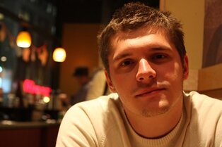 Работаю на скорой. Однажды в качестве благодарности пациент подарил бригаде 2 диска с порно.