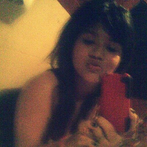 *O*No vivas de las apariencias, siempre cambian. No vivas de las mentiras, al final se descubren. No vivas para nadie, vive para ti.:D