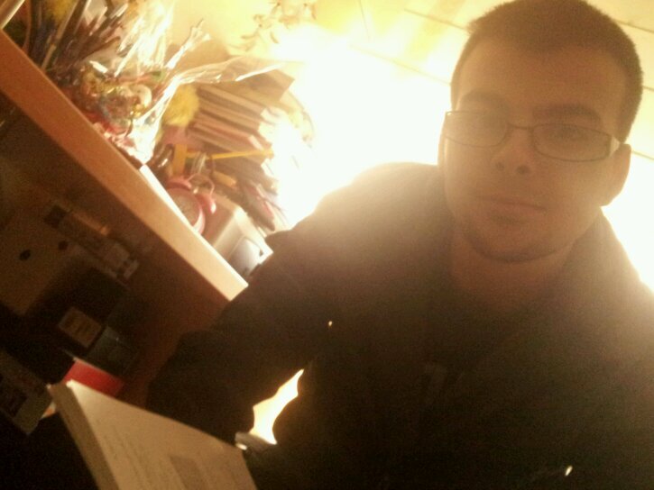 chaval con aficiones tan buenonas como el anime y videojuegos