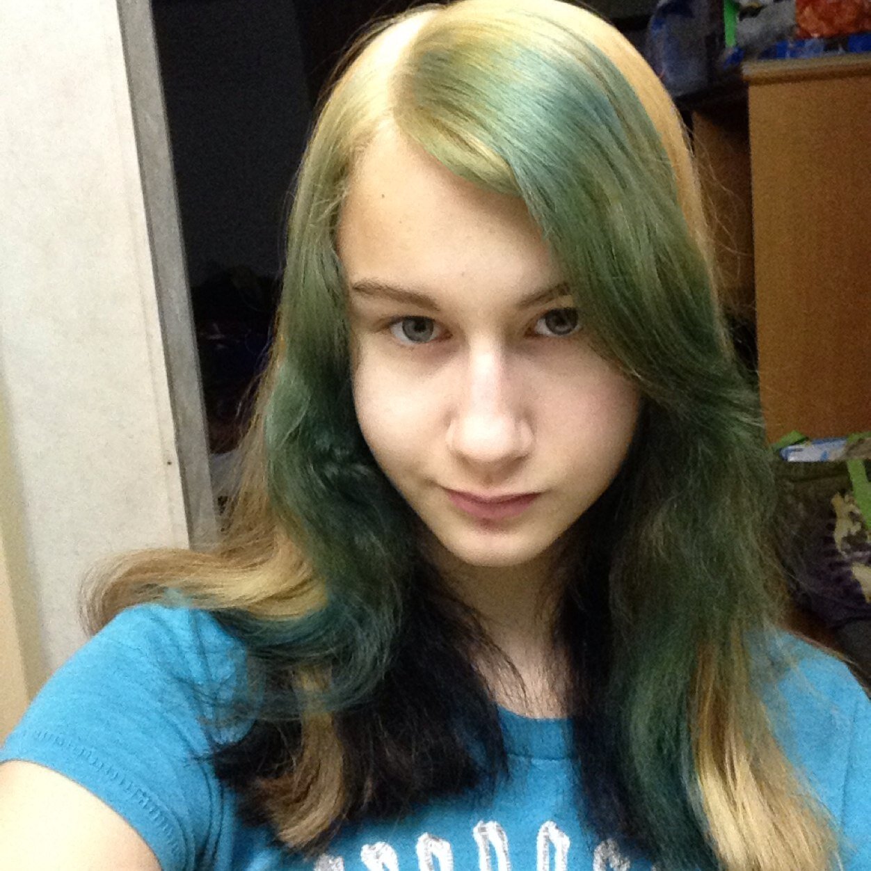 Im a nerd gamer girl, i have a youtube chanel name is caitlin leister and im in a relationship with evyn hughes and i love shane dawson and joey graceffa