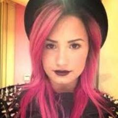 MI BOYBAN FAVORITA @ONEDIRECTION  SOY UNA JOVEN MUY RISUEÑA Y AMO LAS @CHIVAS MI EKIPO FAVORITO DE FUT