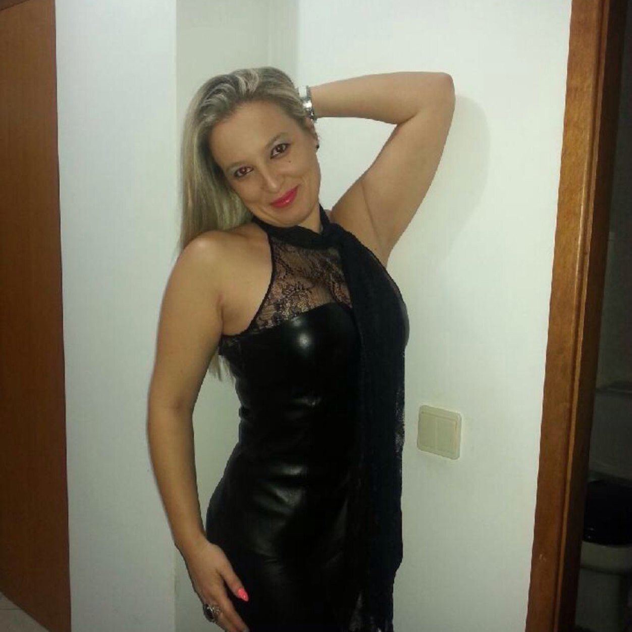 xanaguimaraes82's profile picture. 