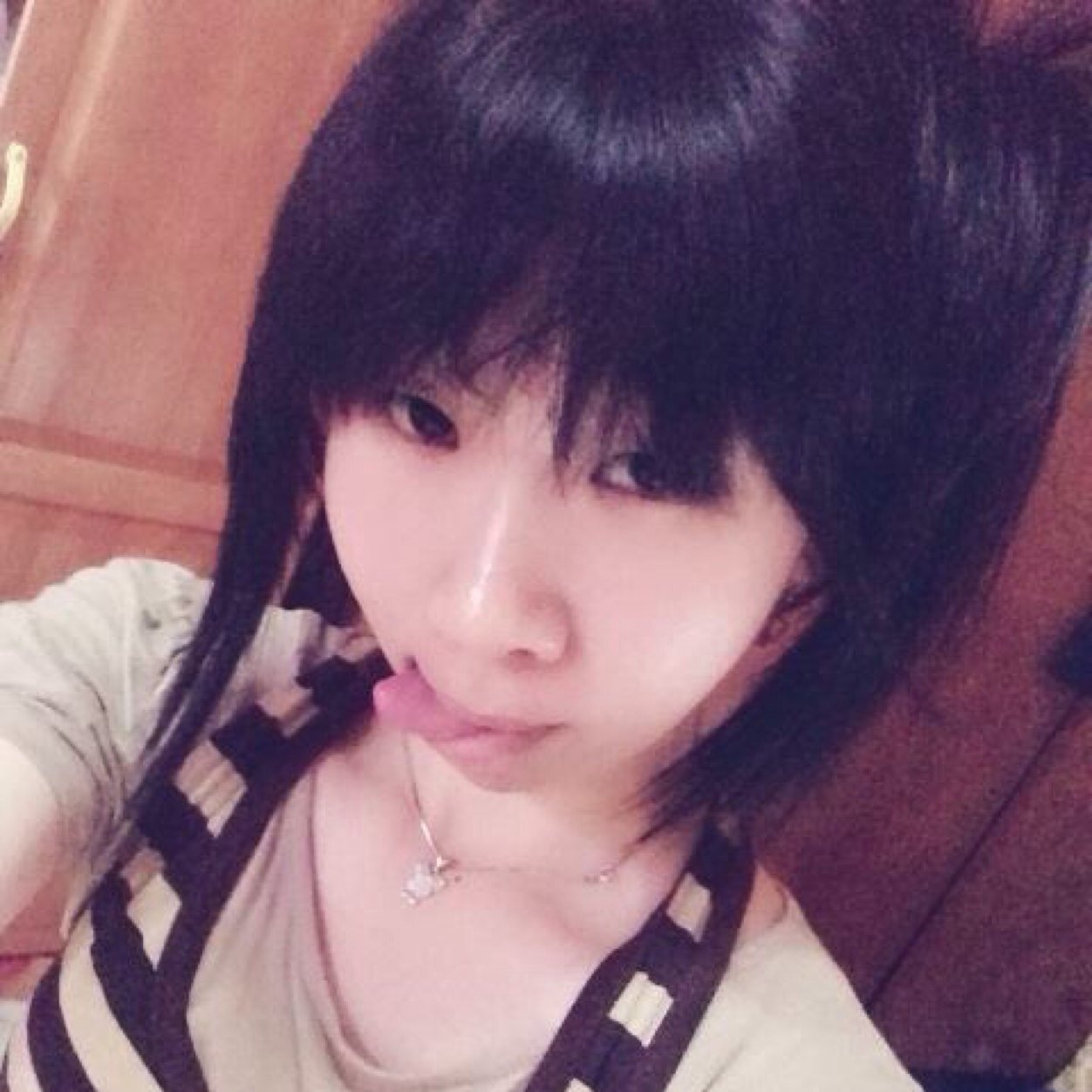 You can call me is Line or Selin........
i'm love playing badminton,,,playing basketball,,,reading more comic, atc.
Thank you,,, for you follow....
