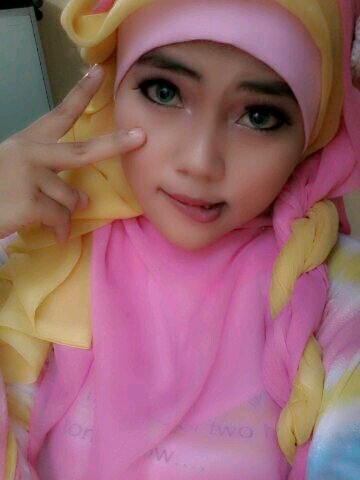 16 june | female | I'm nurse | Someone beauty not in view of his face..but INNER BEAUTY is also to be seen | You Follow Me | Mention | I Follback U