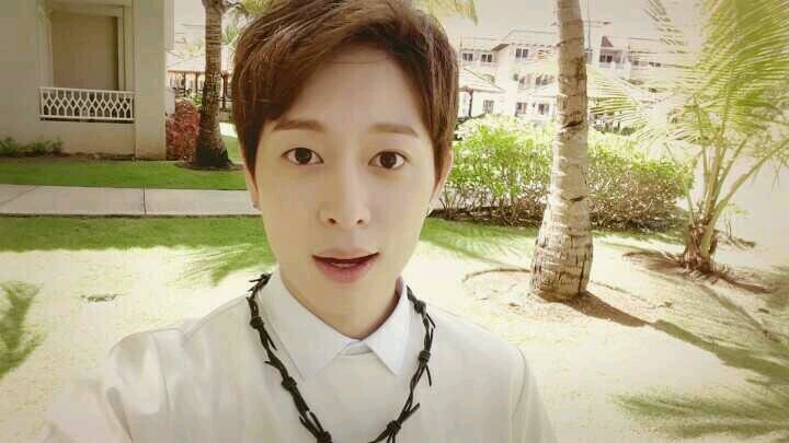 BoyFriend 리더'동현'봇입니다. 멘션은 수동이니 늦어도 이해해주세요^^ I'm not real BoyFriend DongHyun !! *보이프렌드봇은 전원중복봇을받지않습니다. (12.10.08~