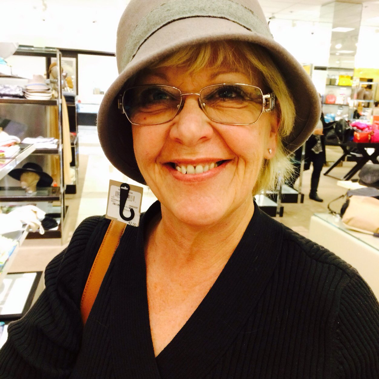 Wife, mother of three wonderful daughters, Christian, conservative, patriot, interested in American history, politics and current events.