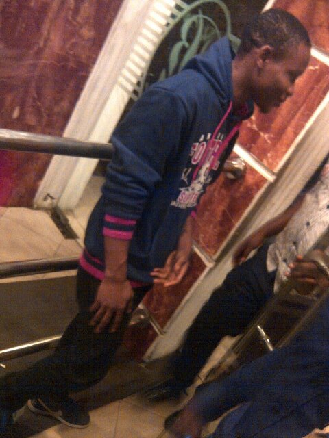 Cool nigga!!! If u wanna know more about me,Add me 23038D1B
