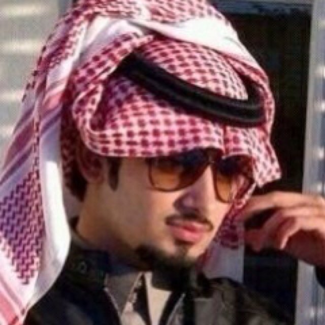 ﺑﻌﺾ ﺍﻟﻌﺮﺏ ﻳﺤﺮﺟﻚ ﻣﻦ ﻗﻤﺔ ﺍﻟﺬﻭﻕ !
ﻭﻳﻜﺒﺮ ﺑﻌﻴﻨﻚ ﻣﻦ ﻛﻼﻣﻪ ﻭﺫﻭﻗﻪ !
ﻭﺑﻌﺾ ﺍﻟﻌﺮﺏ ﻛﻨﻪ ﻣﻦ ﺍﻟﻀﻴﻖ ﻣﺨﻠﻮﻕ ،
ﻟﺠﺎﻛـ .. ﺟﺎﻙ ﺍﻟﻀﻴﻖ ﺗﺮﻋﺪ ﺑﺮﻭﻗﻪ !