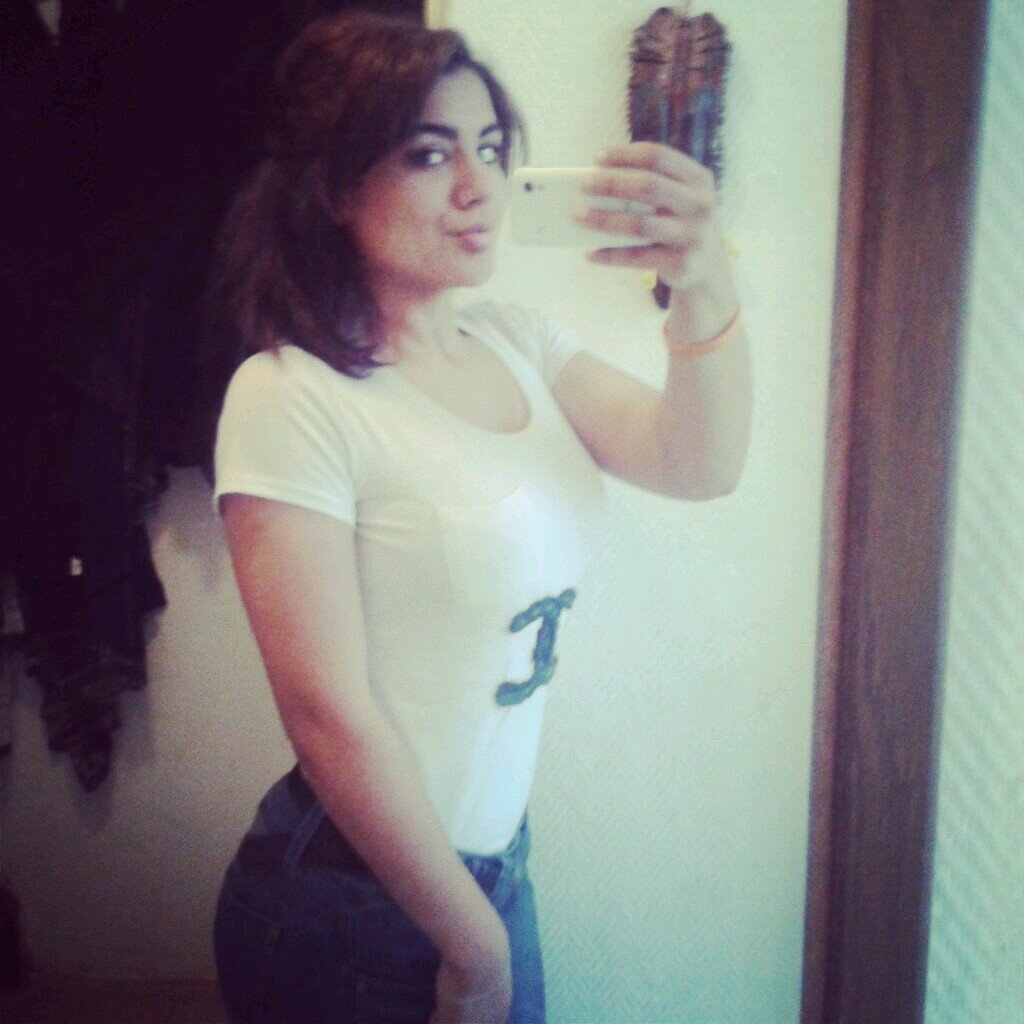 im a rapping girl-love family&frends-play soccer....and love watching it.Iam really crazy..and do crazy things.just deal with it.because i will stay it!