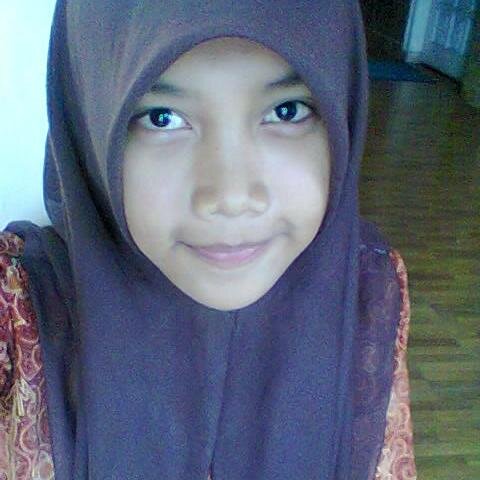 tgl lahir ; 22 agustus 1995
zodiak : leo
status : jomblo
agama : islam
anak ke : 1
status : pelajar

'' aku lebih ska kamu yang dulu,,,''