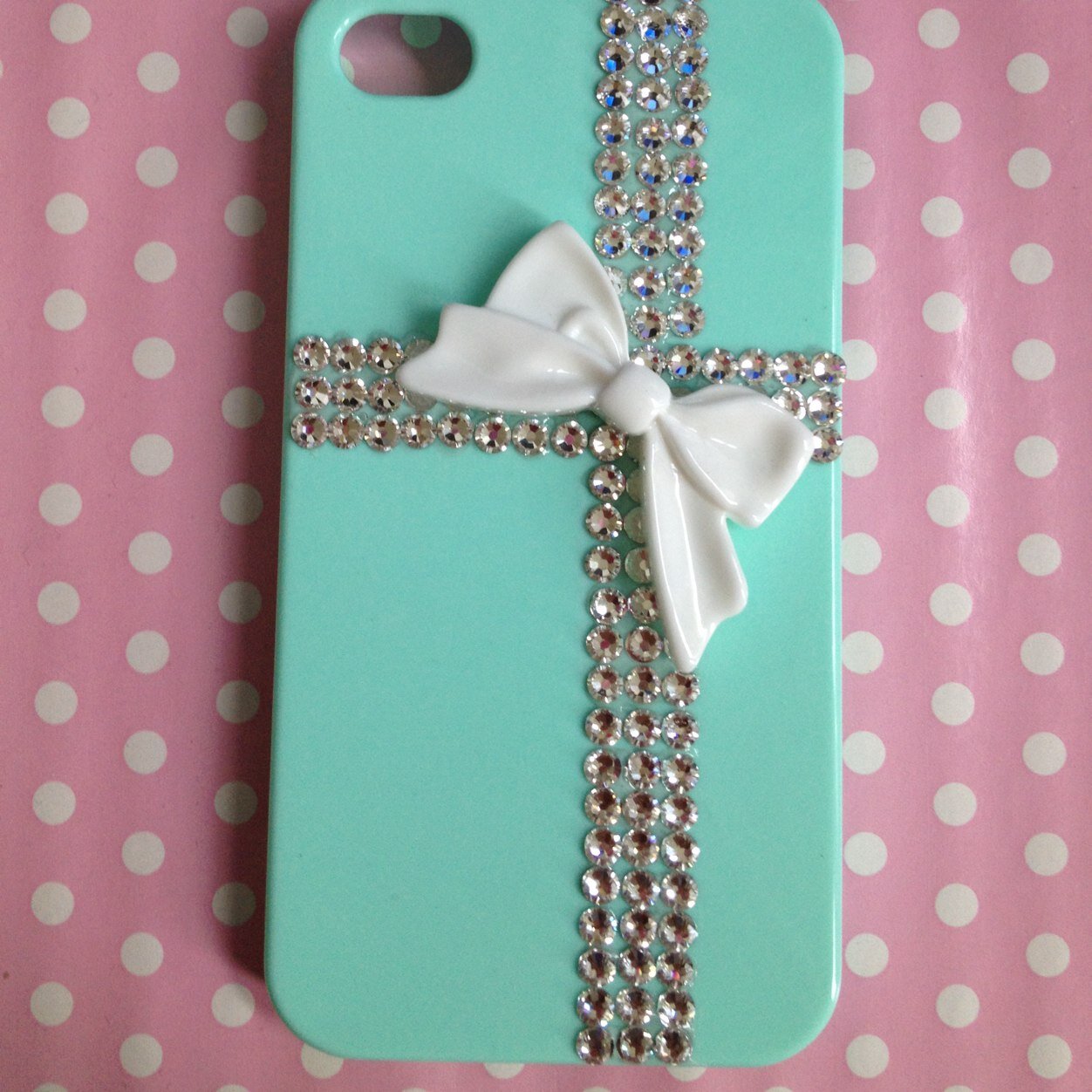 team_sparkle's profile picture. Be unique. I customise anything, specialise in hand made phone cases,passport covers,blazers,converse&havaianas #sparkle xx