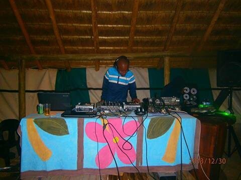 DJ inside out Soulcandi Graduate 2010 thats all you need to know :-) Bookings  0818477516 http://t.co/ymDCkRXdE1 facebook Deejay.Sweetment@Facebook.com