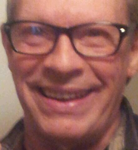 Hver fugl tweeter med sit næb.