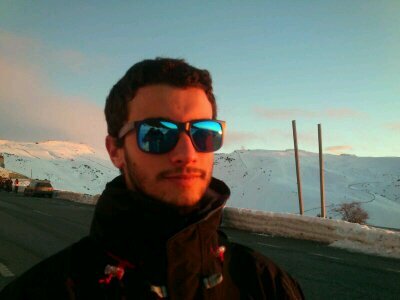 Nací, crecí, no me he reproducido y sin duda moriré, pero cuando lo haga que me quiten lo bailao y que traigan un camión bien grande. ¡NEVER STOP SMILING!.