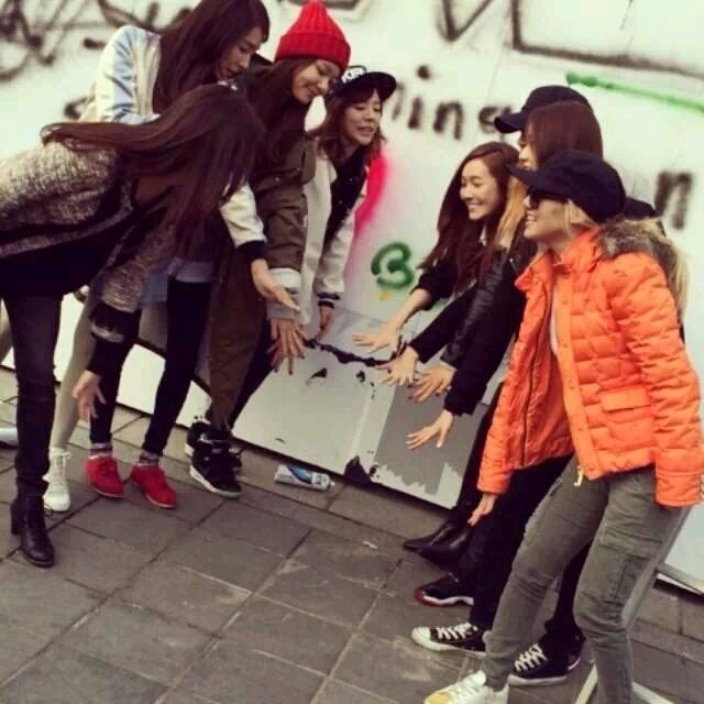 SNSD FOREVER!

http://t.co/6sNGqEL1YZ