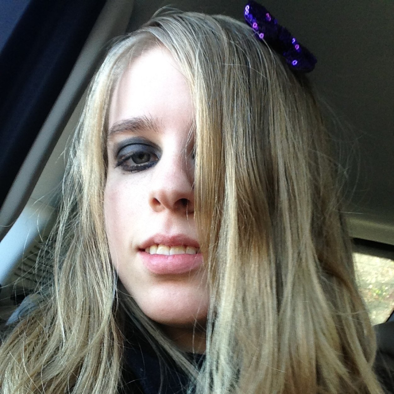 I'm a poet/artist musician/music lover. #BVBArmy #GothGirl #mcrarmy