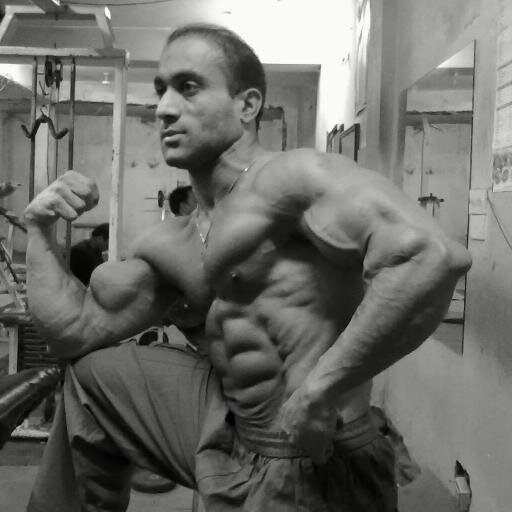 i am a professional natural bodybuilder n world bodybuilding fedraition certified personal trainer and online coach