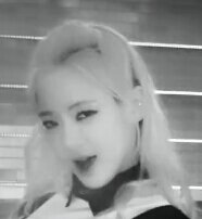 DyinnaWyi's profile picture. 