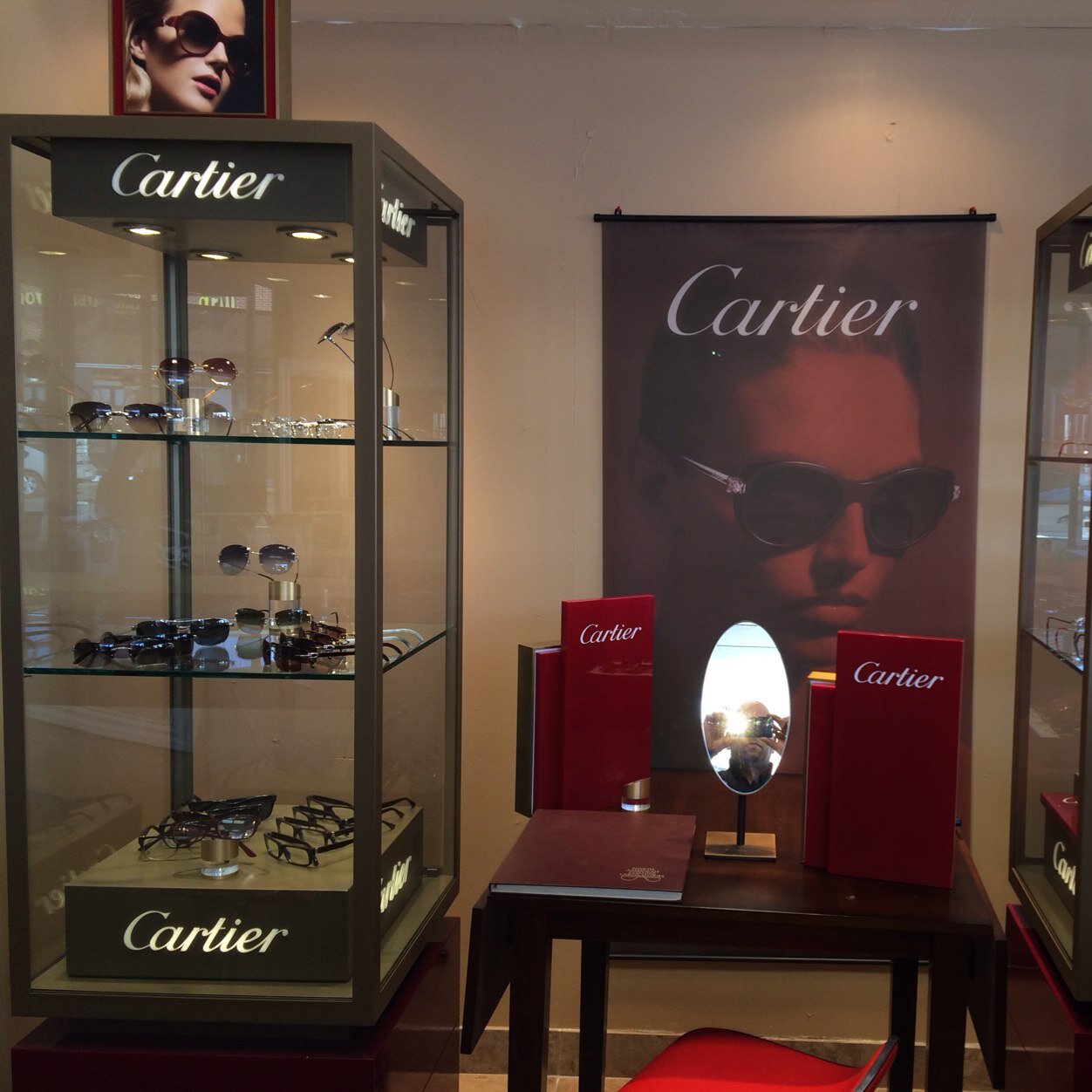 haveyoubeenseen's profile picture. Carrying all the high end brands - Cartier, Chanel, Tom Ford, Prada, Gucci, Dior and much more!!  Tweet for an appointment!