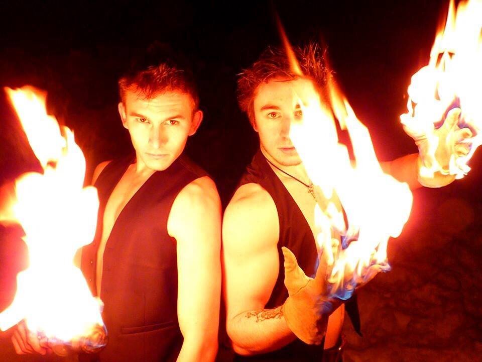 Jeremy hocquet and Florian valera we are : The Hikens, Fire performers, Fire on ice, Dancing with fire