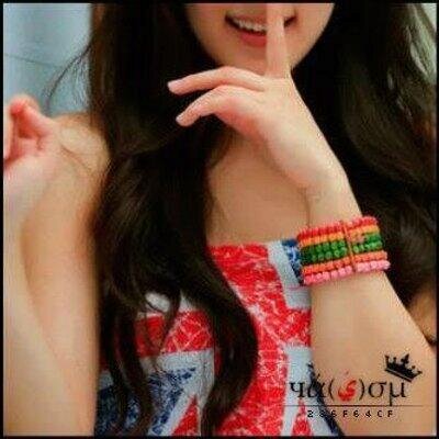 آصد شوي, و آبعد عن آلنـآس :  وآجلس لـ حآلي  و آتفكر بـ حآلي يآ كثر مآني معطي  آحبآبي آحسساس  ولآ وآقف جنبي آلآ ظلآلي