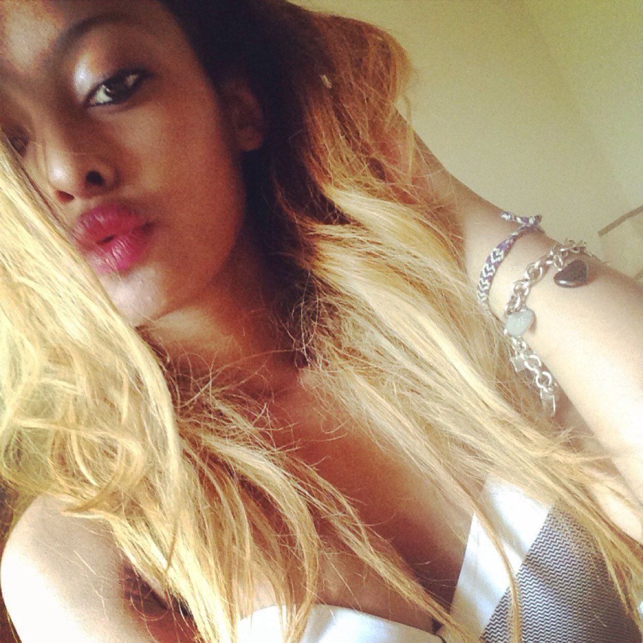 ~Look like barbie, smoke like Marley~ Live life to the fullest ✌ Follow me on IG @simpllyyhannah