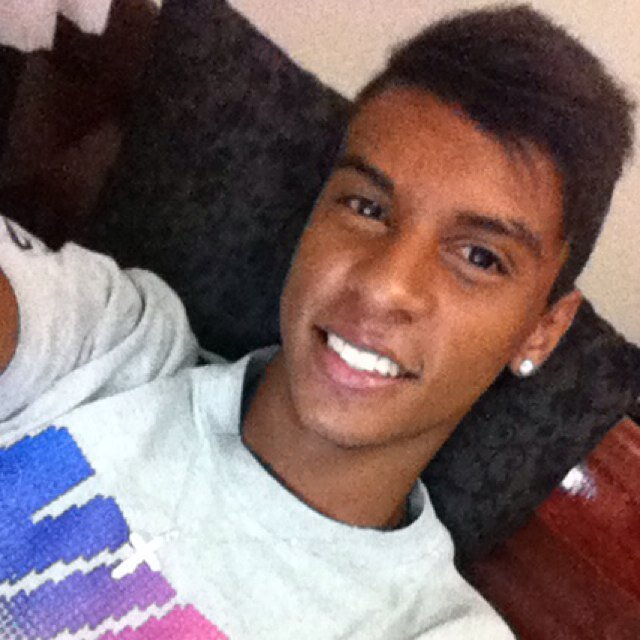 Mãe, quem dera por um descuido Deus te fizesse eterna. !. ★ '