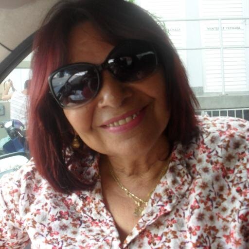 Quando erramos, queremos que os outros nos desculpem. Então, desculpe e procure ensinar-lhe, dando o seu exemplo..
De: Marlene França