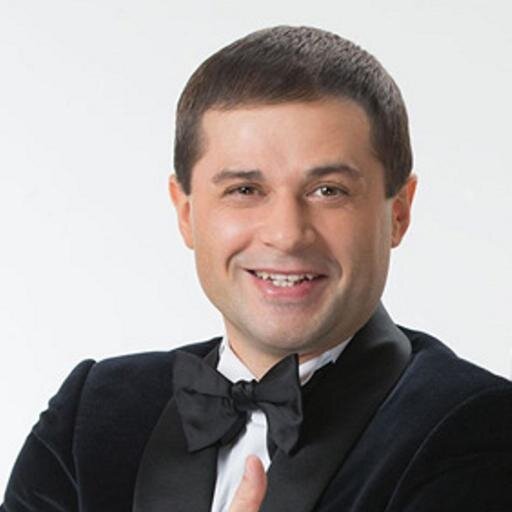 Актер,телепродюсер, телеведущий.Участник популярного «Дуэта имени Чехова», резидент «Сomedy club».