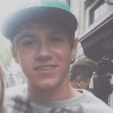 bundlehoran's profile picture. @renditioniall