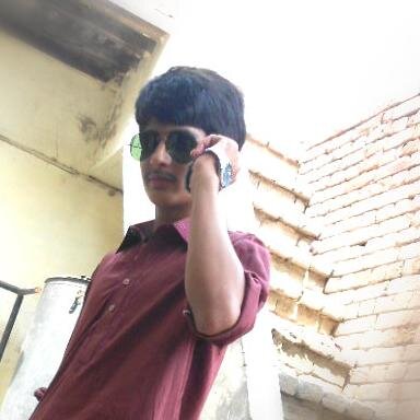 Loves to play soccer | Software Engineer at Punjab University | Follow me and I'll follow you |
