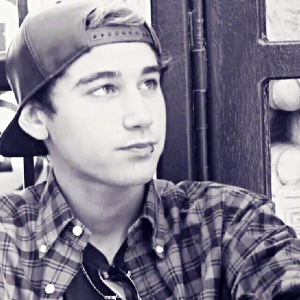 hey im a janoskianantor and this is another fail fan account
