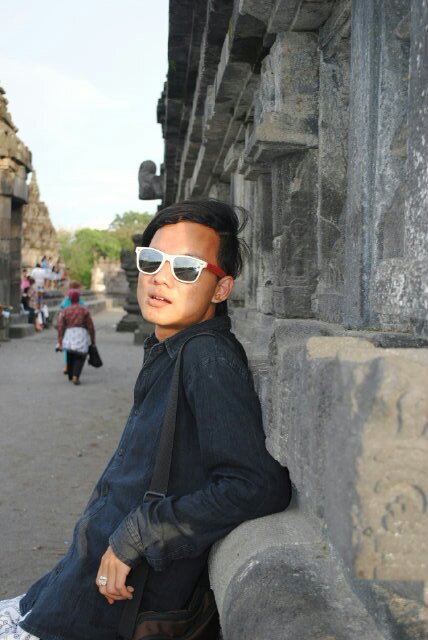 Mahasiswa,||Let's rock n roll,||Madridista ||