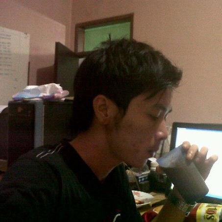 Hujan_Duit's profile picture. Idle