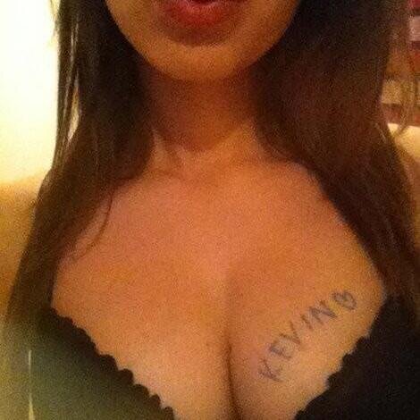 Dedi_Anonyme's profile picture. Tu veux une dédi boobs? Follow me et mentionne moi ♥