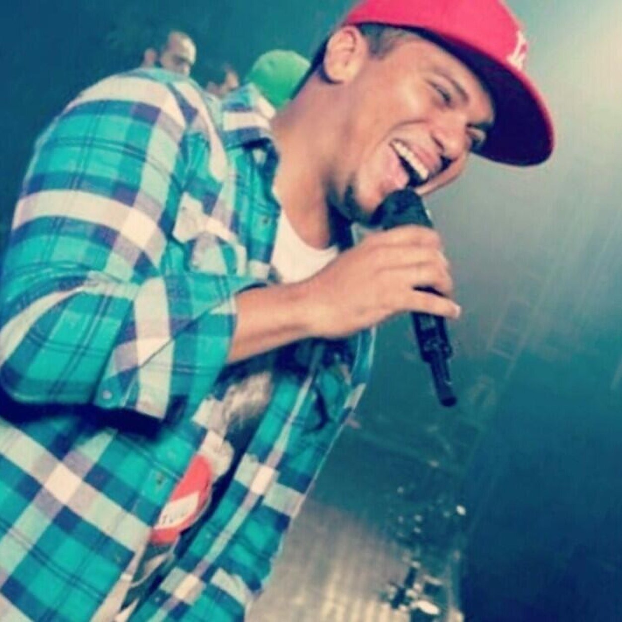 Músicas do Sorriso? Está no lugar certo ! :) WebRádio no ar sempre que possivel ;) http://t.co/EtJVgE4kZ6