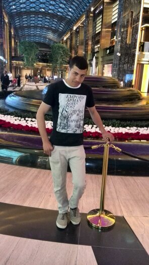 ‏أحب ان اعيش كل شيئ مختلف وتجربة كل جديد