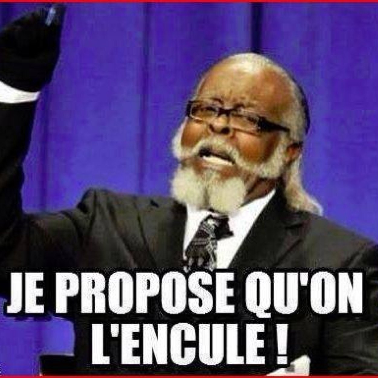 LesPhrasesDeFDP's profile picture. Voilavoila je suis un peu con, je rigole pour rien, et ... Ah merde c'est tout.